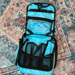 Travel toiletry bag